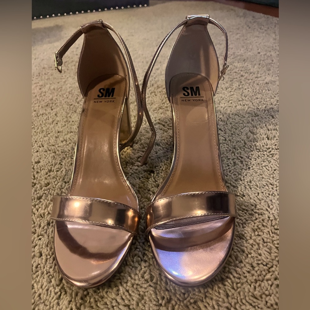BRAND NEW steve madden rosegold heel